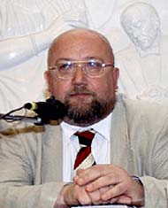 Александр Севастьянов выступает от имени руководства НДПР